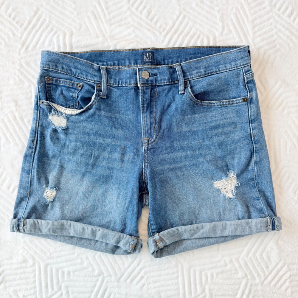 GAP Women's Distressed Cuffed Denim Shorts Light Wash Size 10 / 30 Tall